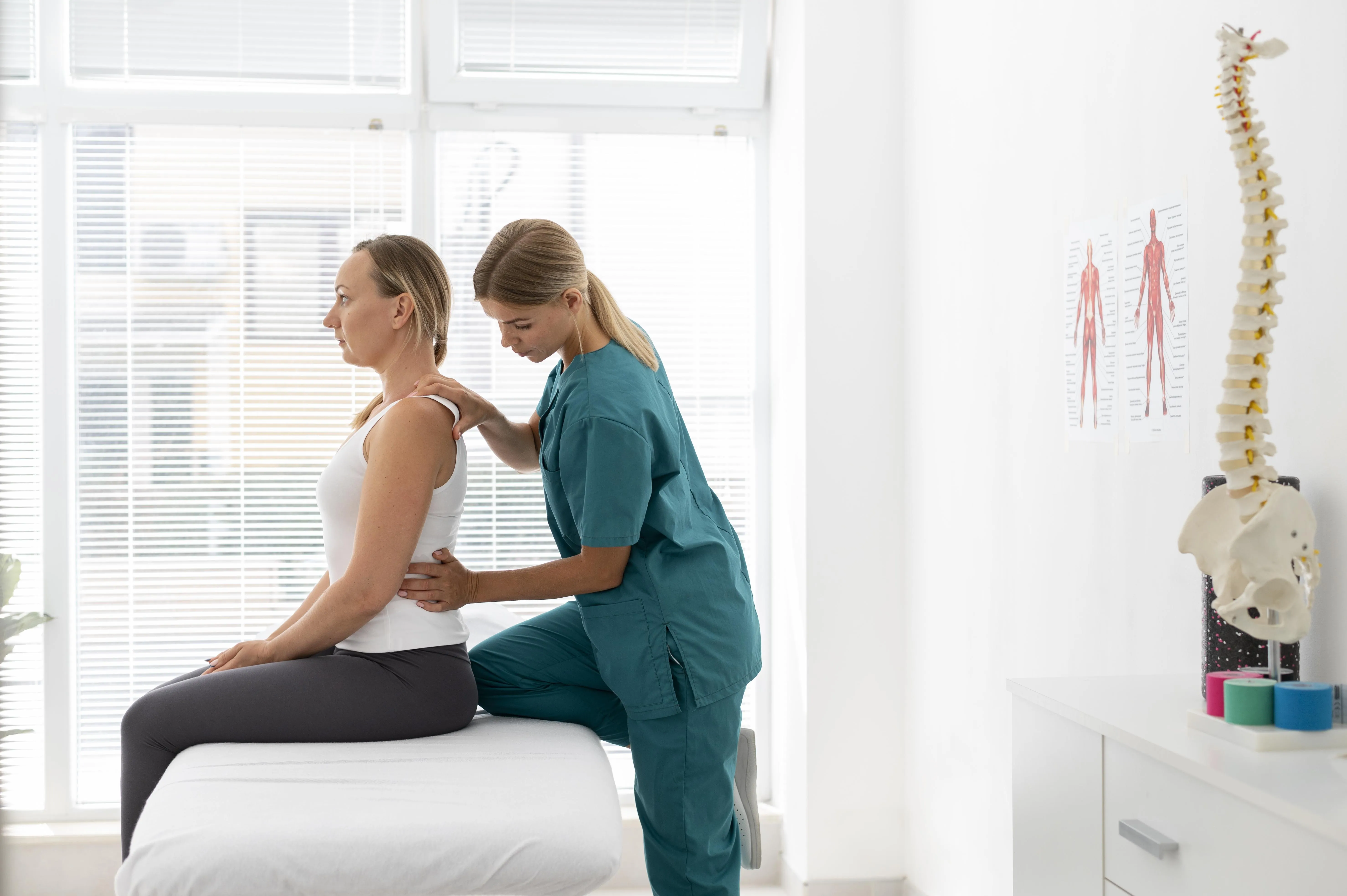  Healing Naturally: Why More People Are Choosing Hands-On Therapy Over Medication